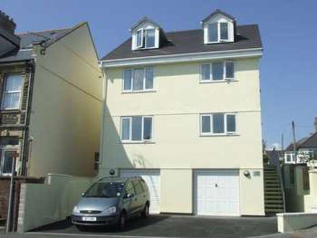  Image of 2 bedroom Flat to rent in North Park Villas Saltash PL12 at North Park Villas  SALTASH, PL12 6LP