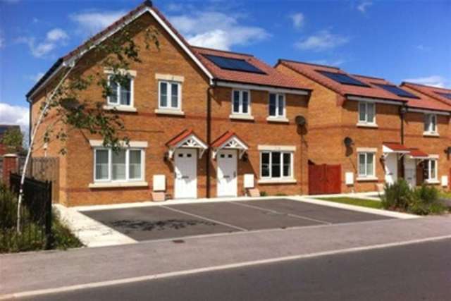  Image of 3 bedroom Semi-Detached house to rent in Northfield Avenue Bentley Doncaster DN5 at Doncaster, DN5 0QJ