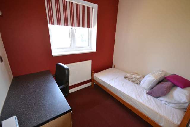  Image of 1 bedroom House Share to rent in Blagdon Road Reading RG2 at Northumberland Avenue  Reading, RG2 7NP