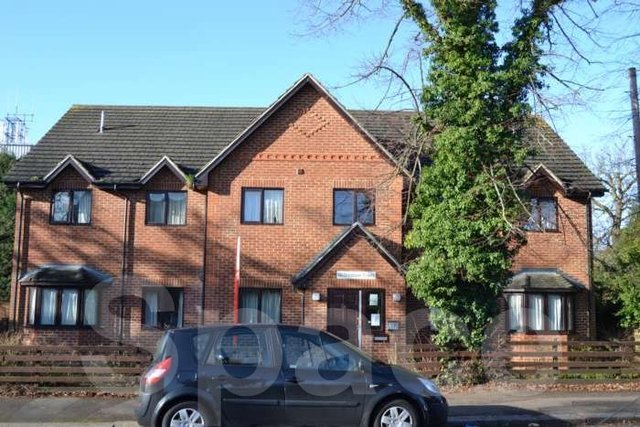  Image of 1 bedroom House Share to rent in Blagdon Road Reading RG2 at Northumberland Avenue  Reading, RG2 7NP
