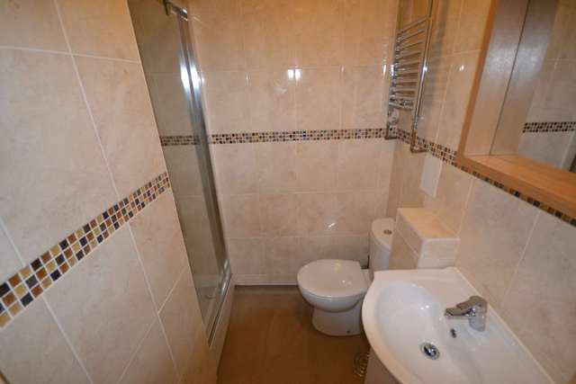  Image of 1 bedroom House Share to rent in Blagdon Road Reading RG2 at Northumberland Avenue  Reading, RG2 7NP
