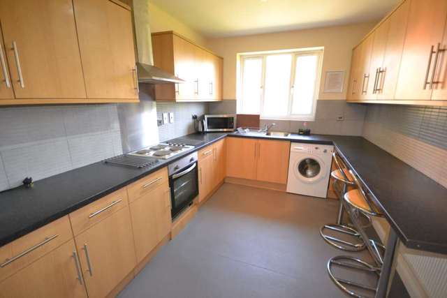  Image of 1 bedroom House Share to rent in Blagdon Road Reading RG2 at Northumberland Avenue  Reading, RG2 7NP