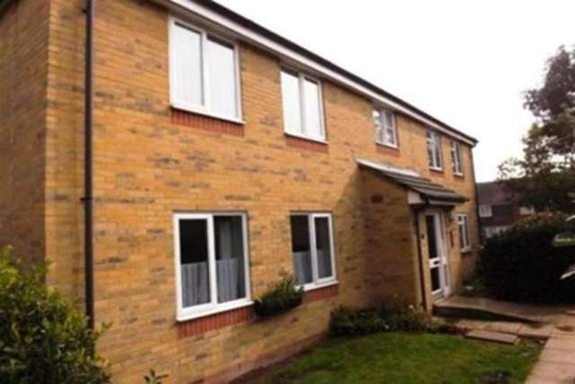  Image of 1 bedroom Flat to rent in Nursery Gardens Butt Haw Close Hoo Rochester ME3 at Rochester, ME3 9BN