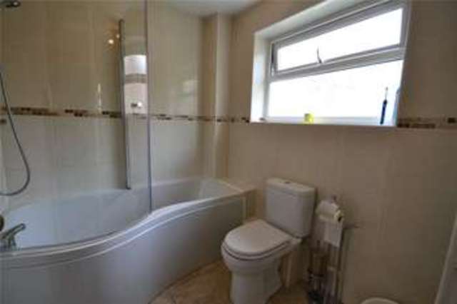  Image of 3 bedroom Terraced house for sale in Oakdale Bracknell RG12 at Bracknell Berkshire Easthampstead, RG12 0TG