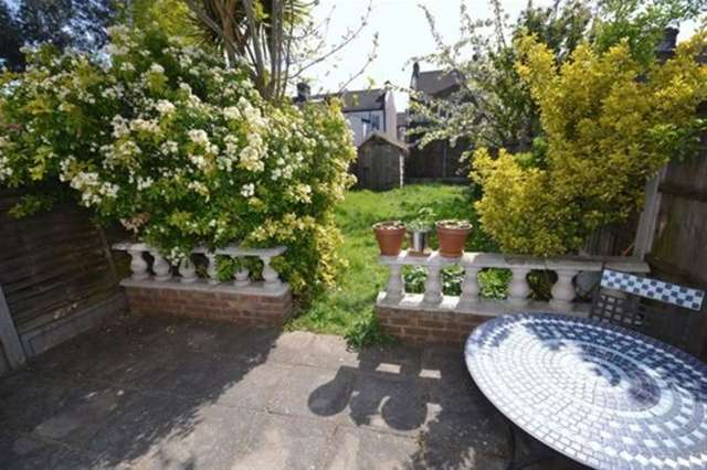  Image of 2 bedroom Detached house to rent in Oakdale Road London E11 at London, E11 4DJ