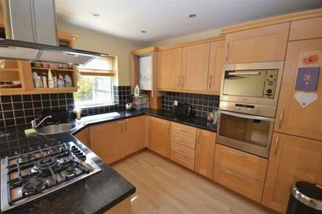  Image of 2 bedroom Detached house to rent in Oakdale Road London E11 at London, E11 4DJ