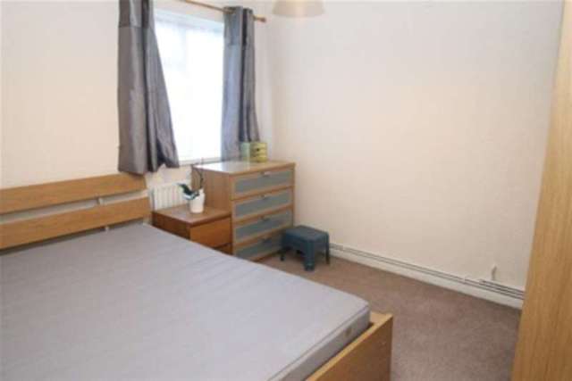  Image of 2 bedroom Flat to rent in Oakhill Road Sutton SM1 at Sutton, SM1 3AF