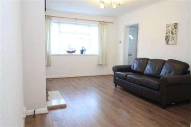  Image of 2 bedroom Flat to rent in Oakhill Road Sutton SM1 at Sutton, SM1 3AF