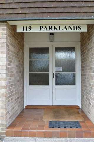  Image of 2 bedroom Flat for sale in Old Park Road Clevedon BS21 at Old Park Road  Clevedon, BS21 7EY