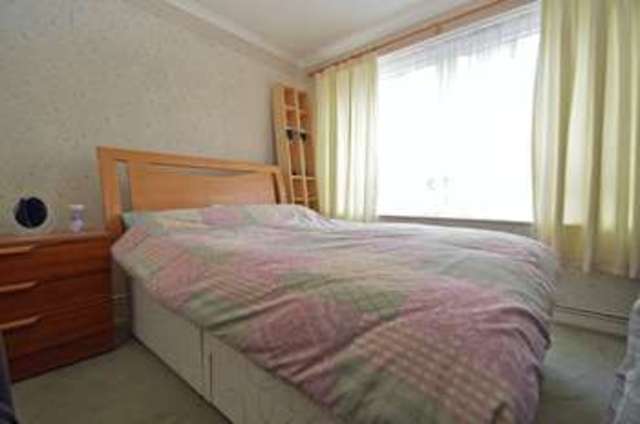  Image of 2 bedroom Flat for sale in Old Park Road Clevedon BS21 at Old Park Road  Clevedon, BS21 7EY