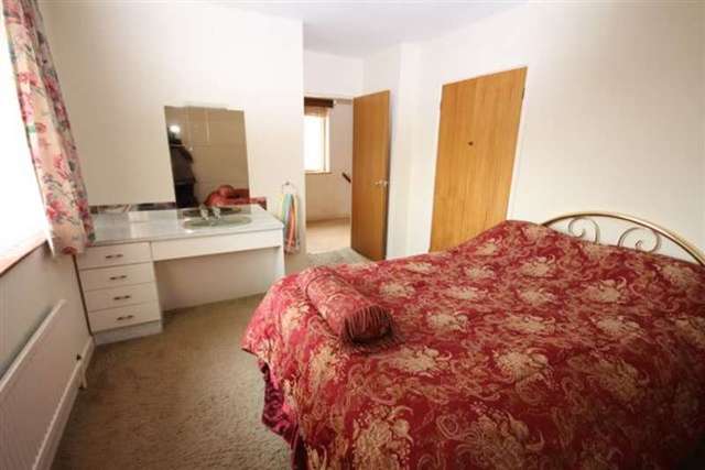  Image of 3 bedroom Semi-Detached house to rent in Oldbury Road Worcester WR2 at Oldbury Road St Johns Worcester, WR2 6JT