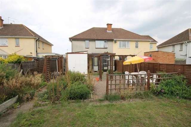  Image of 3 bedroom Semi-Detached house to rent in Oldbury Road Worcester WR2 at Oldbury Road St Johns Worcester, WR2 6JT