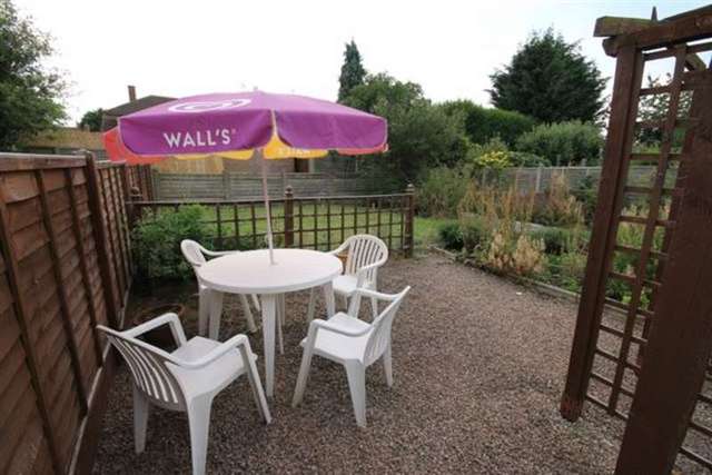  Image of 3 bedroom Semi-Detached house to rent in Oldbury Road Worcester WR2 at Oldbury Road St Johns Worcester, WR2 6JT