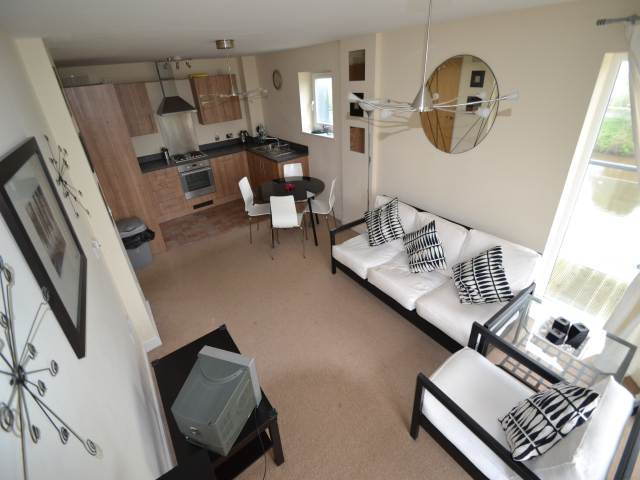  Image of 2 bedroom Flat to rent in Overstone Court Cardiff CF10 at Cardiff Bay Cardiff Grangetown, CF10 5NW