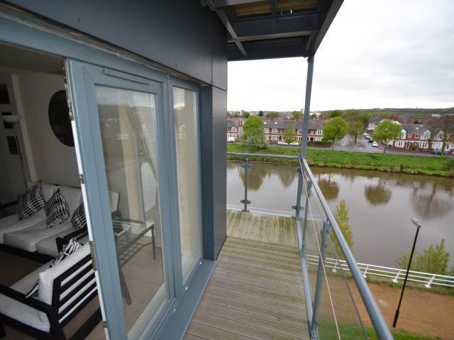  Image of 2 bedroom Flat to rent in Overstone Court Cardiff CF10 at Cardiff Bay Cardiff Grangetown, CF10 5NW