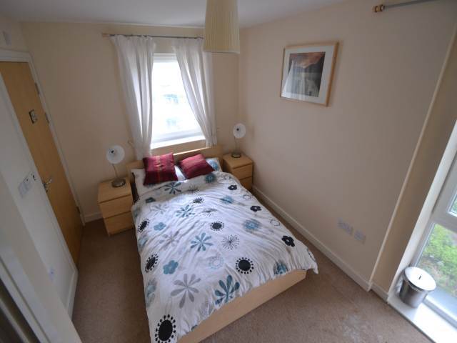  Image of 2 bedroom Flat to rent in Overstone Court Cardiff CF10 at Cardiff Bay Cardiff Grangetown, CF10 5NW