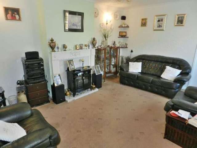  Image of 2 bedroom Detached house for sale in Owen Avenue Long Eaton Nottingham NG10 at Owen Avenue  Long Eaton, NG10 2FR