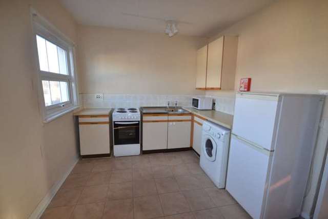  Image of 1 bedroom Flat to rent in Oxford Road Reading RG1 at Oxford Road  Reading, RG1 7UZ