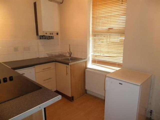  Image of 2 bedroom Terraced house to rent in Oxford Street Sowerby Bridge HX6 at Norland Town, HX6 2DE
