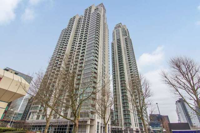  Image of Flat to rent in Pan Peninsula Square London E14 at Canary Wharf, E14 9HN