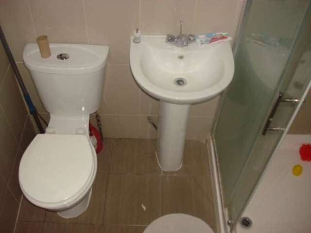  Image of 3 bedroom Maisonette to rent in Parham Drive Ilford IG2 at Ilford, IG2 6NA