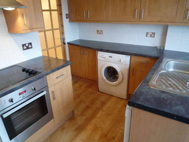 Image of 3 bedroom Flat to rent in Park Road Kingston upon Thames KT2 at Park Road  Kingston upon Thames, KT2 6DF