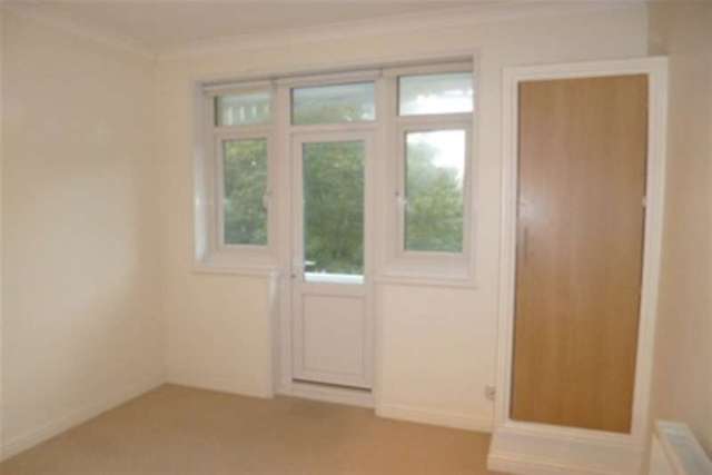  Image of 2 bedroom Flat to rent in Park Road Ramsgate CT11 at Ramsgate, CT11 9TL