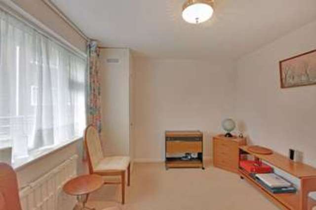  Image of 3 bedroom Detached house for sale in Park Road Smallfield Horley RH6 at Park Road Smallfield Horley, RH6 9RZ