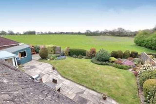  Image of 3 bedroom Detached house for sale in Park Road Smallfield Horley RH6 at Park Road Smallfield Horley, RH6 9RZ