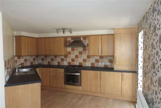  Image of 2 bedroom Flat to rent in Mossley Road Ashton-under-Lyne OL6 at Ashton-under-Lyne, OL6 9SJ