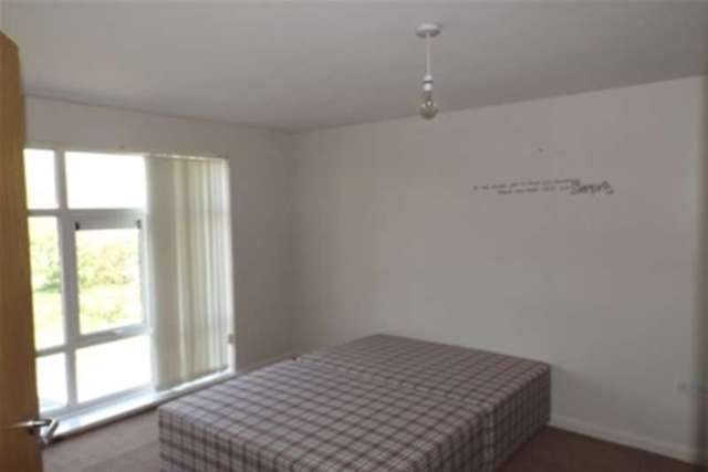  Image of 2 bedroom Flat to rent in Mossley Road Ashton-under-Lyne OL6 at Ashton-under-Lyne, OL6 9SJ
