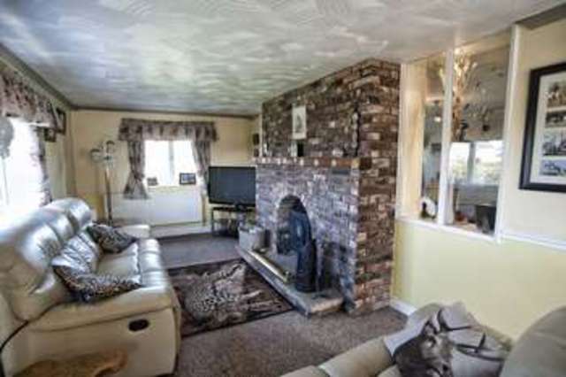 Image of 3 bedroom Property for sale in Pincheon Green Lane Sykehouse Goole DN14 at Pincheon Green Lane Sykehouse Goole, DN14 9AQ