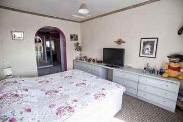  Image of 3 bedroom Property for sale in Pincheon Green Lane Sykehouse Goole DN14 at Pincheon Green Lane Sykehouse Goole, DN14 9AQ