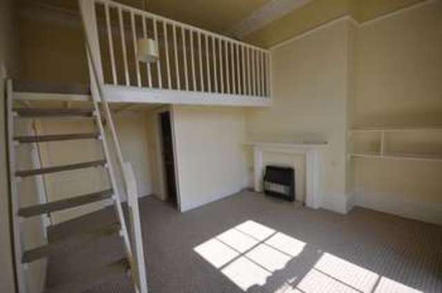  Image of 1 bedroom Flat to rent in Pittville Lawn Cheltenham GL52 at Pittville Lawn  Cheltenham, GL52 2BE