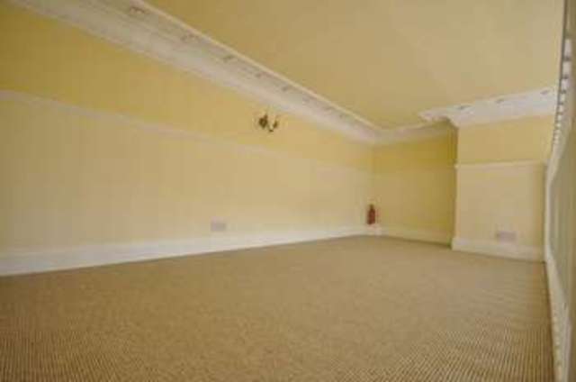  Image of 1 bedroom Flat to rent in Pittville Lawn Cheltenham GL52 at Pittville Lawn  Cheltenham, GL52 2BE
