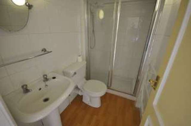  Image of 1 bedroom Flat to rent in Pittville Lawn Cheltenham GL52 at Pittville Lawn  Cheltenham, GL52 2BE