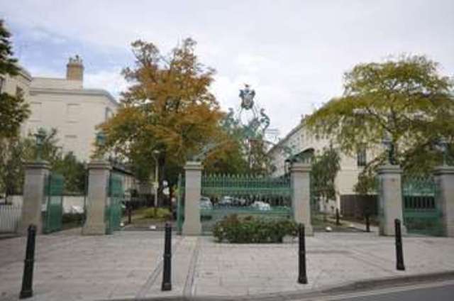  Image of 1 bedroom Flat to rent in Pittville Lawn Cheltenham GL52 at Pittville Lawn  Cheltenham, GL52 2BE