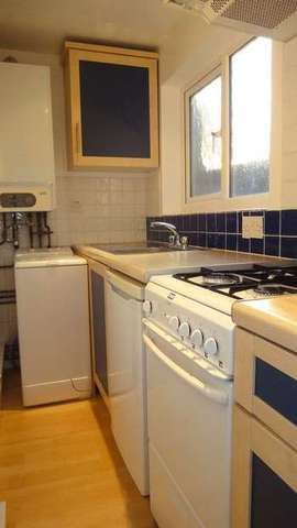  Image of Flat to rent in Popes Grove Twickenham TW1 at Popes Grove  Twickenham, TW1 4JZ
