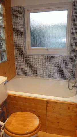  Image of Flat to rent in Popes Grove Twickenham TW1 at Popes Grove  Twickenham, TW1 4JZ