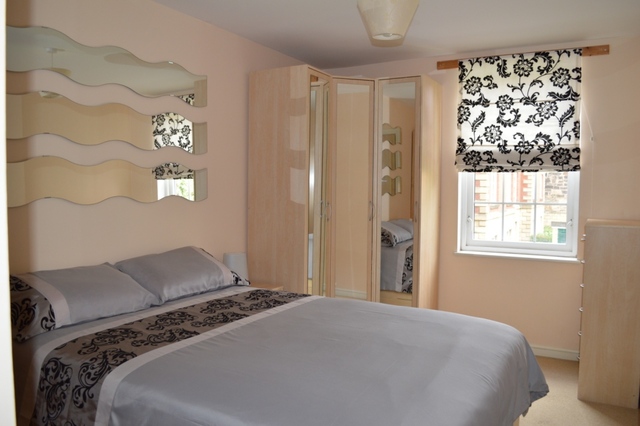  Image of 2 bedroom Flat to rent in Poplar Lane Edinburgh EH6 at Leith Edinburgh Edinburgh, EH6 7HD