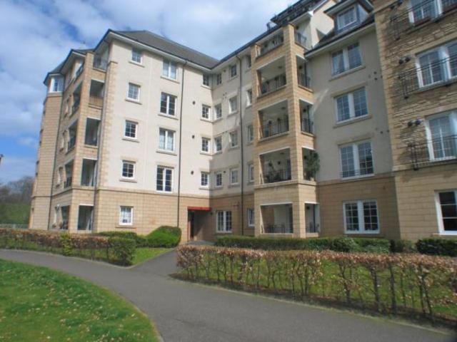  Image of 3 bedroom Flat to rent in Powderhall Rigg Edinburgh EH7 at Broughton Edinburgh Edinburgh, EH7 4GG