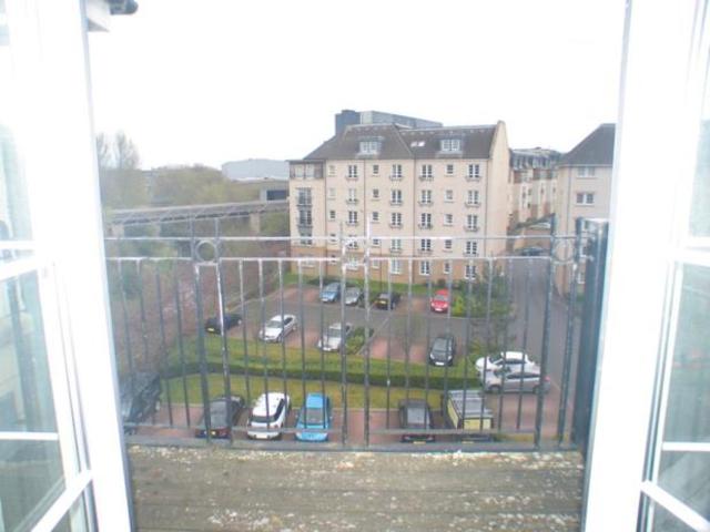  Image of 3 bedroom Flat to rent in Powderhall Rigg Edinburgh EH7 at Broughton Edinburgh Edinburgh, EH7 4GG