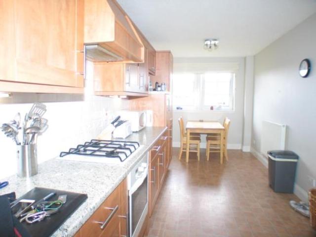  Image of 3 bedroom Flat to rent in Powderhall Rigg Edinburgh EH7 at Broughton Edinburgh Edinburgh, EH7 4GG