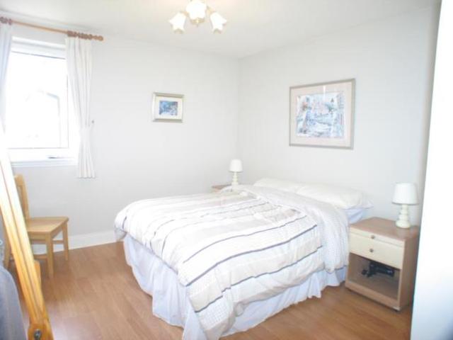  Image of 3 bedroom Flat to rent in Powderhall Rigg Edinburgh EH7 at Broughton Edinburgh Edinburgh, EH7 4GG