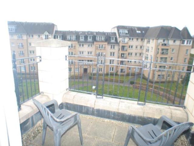  Image of 3 bedroom Flat to rent in Powderhall Rigg Edinburgh EH7 at Broughton Edinburgh Edinburgh, EH7 4GG
