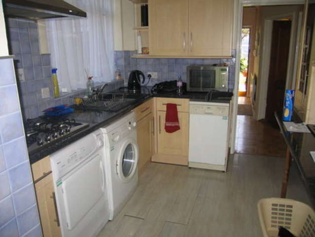  Image of 4 bedroom Semi-Detached house to rent in Priory Court Road Westbury-on-Trym Bristol BS9 at Westbury on Trym Bristol BS9 4DB Bristol, BS9 4DB