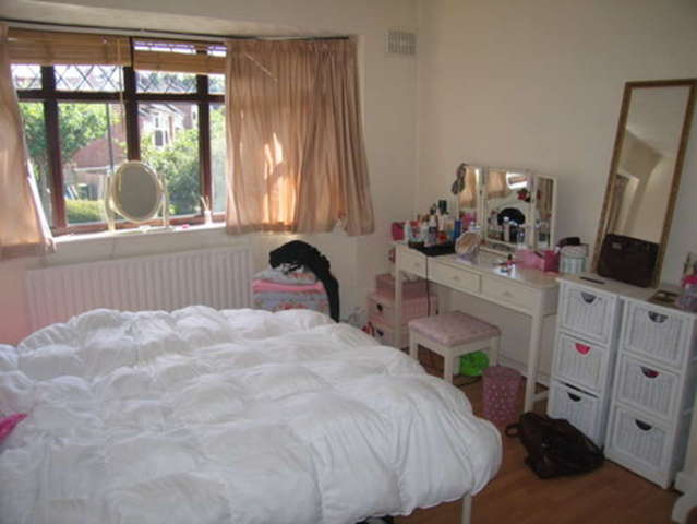  Image of 4 bedroom Semi-Detached house to rent in Priory Court Road Westbury-on-Trym Bristol BS9 at Westbury on Trym Bristol BS9 4DB Bristol, BS9 4DB