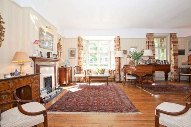  Image of 6 bedroom Semi-Detached house for sale in Queen Annes Grove London W4 at Bedford Park  Chiswick, W4 1HW