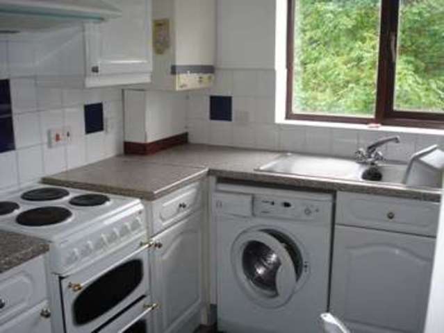  Image of 2 bedroom Flat to rent in Queens Court Madeley Telford TF7 at Queens Court Madeley Telford, TF7 4LA