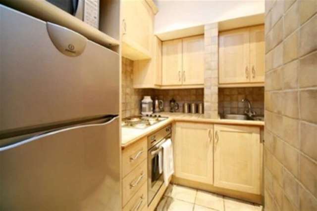  Image of 2 bedroom Flat to rent in Queensway London W2 at London, W2 4QW